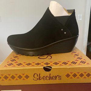 Skechers Women's Parallel-Ditto-Asymmetrical Collar Suede Bootie Ankle